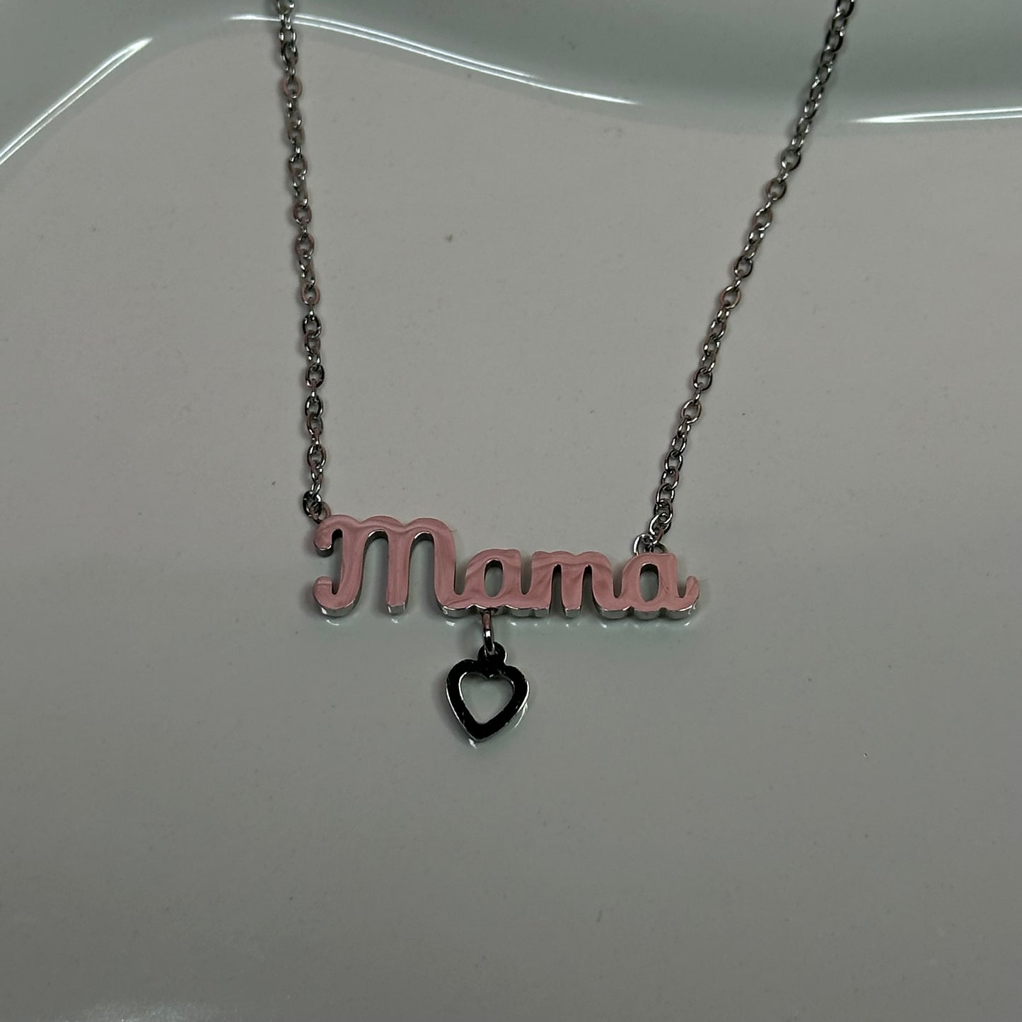 MAMÁ